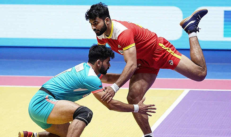 সেমিফাইনালের ৭৫ মিনিট: এশিয়ান গেমসের মাদুরে ভারতের দুই দল, আর 'অপরাজিত' শব্দটার ফাঁক